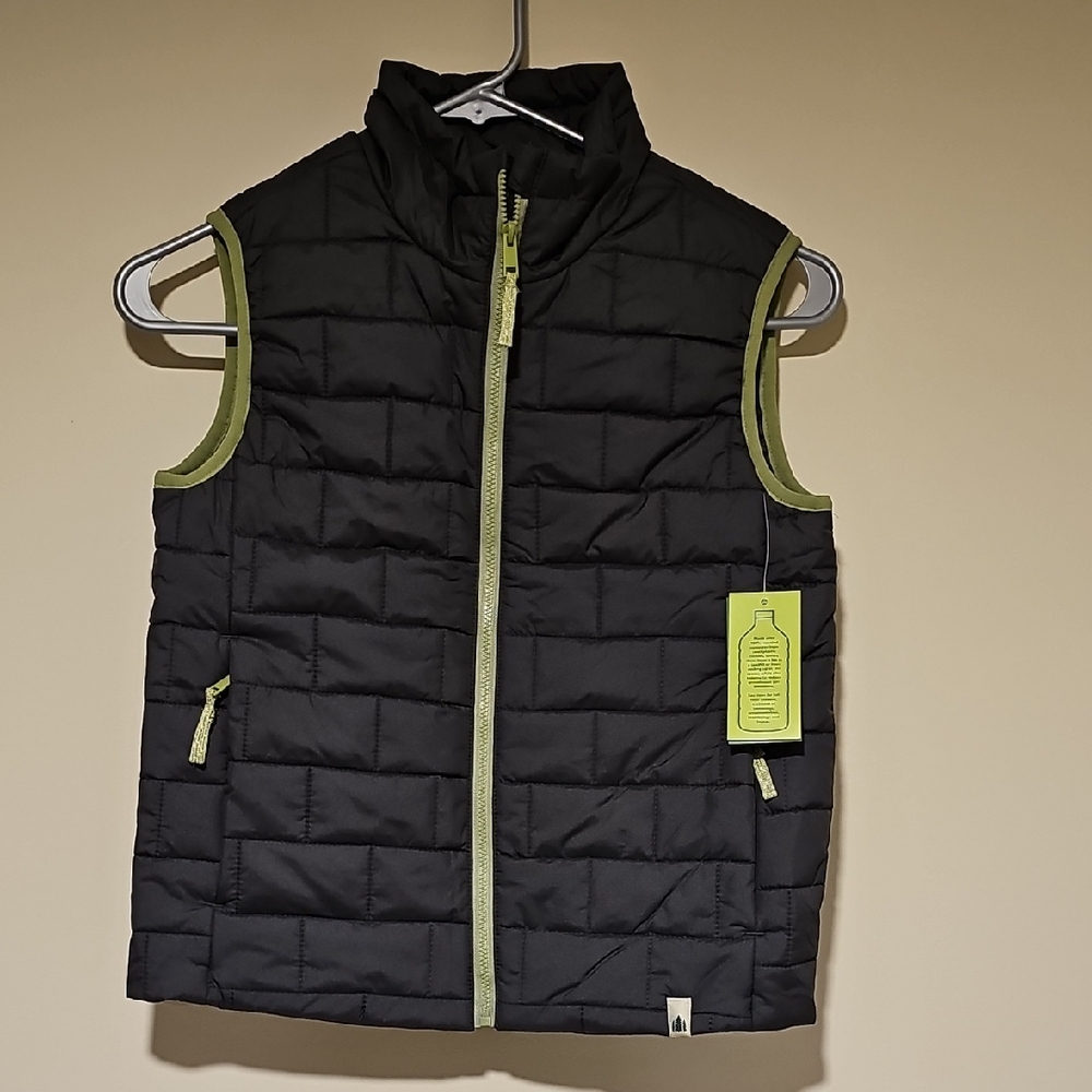 Lake & Trail Children's Black Quilted Vest with Green Trim. Size M. Nwt.